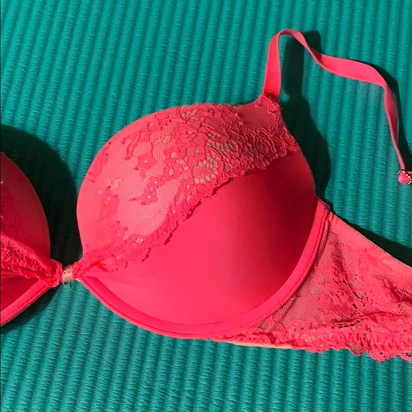 Victorias Secret Bras - Picture 6 of 8